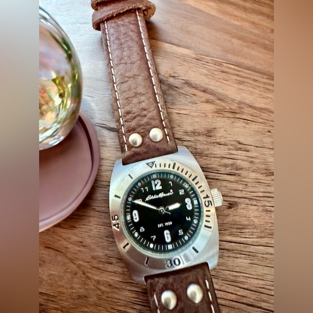 Eddie Bauer 1136 Brown Leather Round Stainless Steel 30mm Quartz Watch - Picture 4 of 8